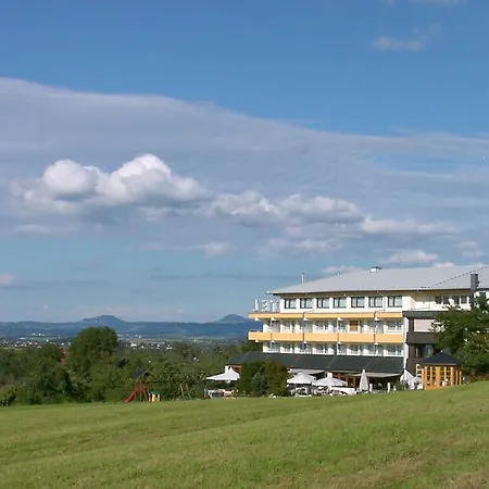 Отель Badhotel Restaurant Stauferland 4*