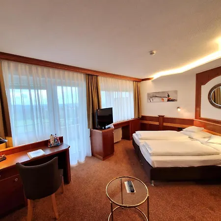 Badhotel Restaurant Stauferland Szálloda Bad Boll