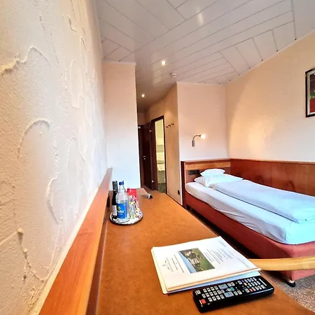 Badhotel Restaurant Stauferland 4* Бад Болль