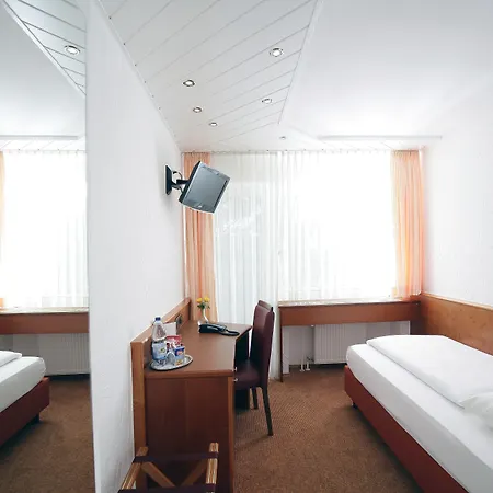 Badhotel Restaurant Stauferland Бад Болль