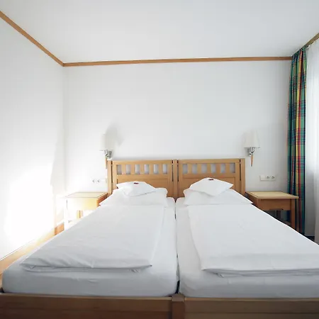 Badhotel Restaurant Stauferland Бад Болль