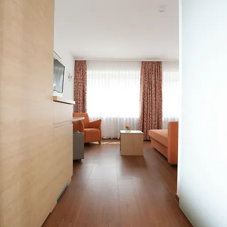 Badhotel Restaurant Stauferland Отель