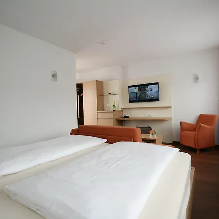 Badhotel Restaurant Stauferland Отель