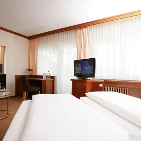 Отель Badhotel Restaurant Stauferland Бад Болль