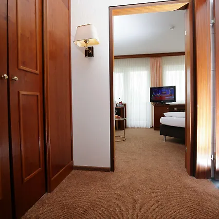 Badhotel Restaurant Stauferland Бад Болль