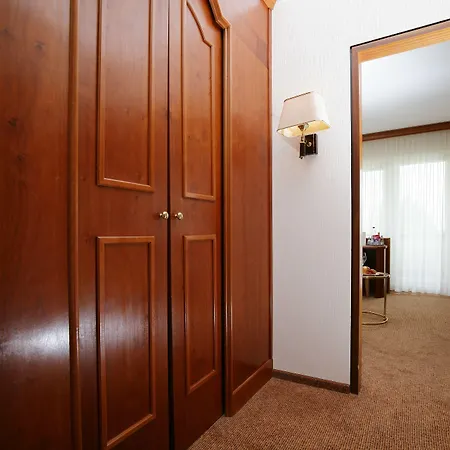 Badhotel Restaurant Stauferland Бад Болль