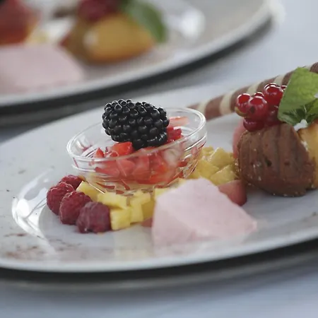 Badhotel Restaurant Stauferland Отель Бад Болль