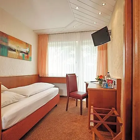 Badhotel Restaurant Stauferland Отель 4*