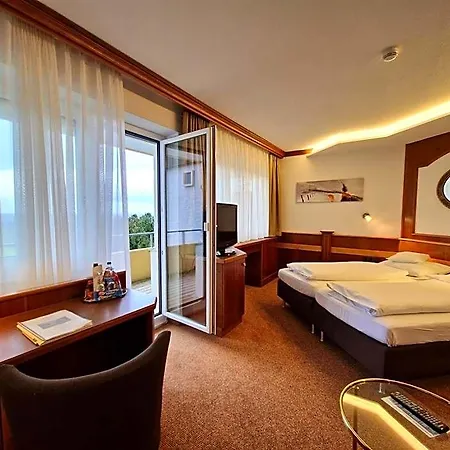 Отель Badhotel Restaurant Stauferland