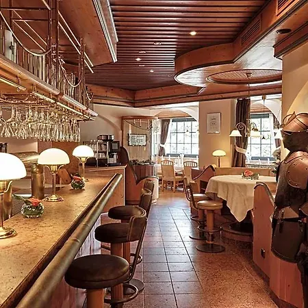 Badhotel Restaurant Stauferland Отель Бад Болль
