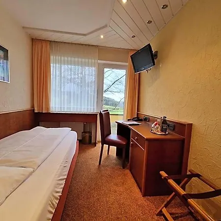 Отель Badhotel Restaurant Stauferland Бад Болль