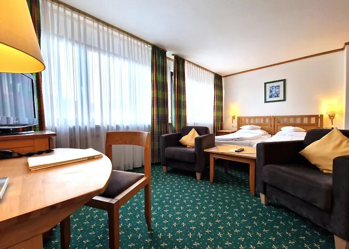 Ξενοδοχείο Badhotel Restaurant Stauferland 4*