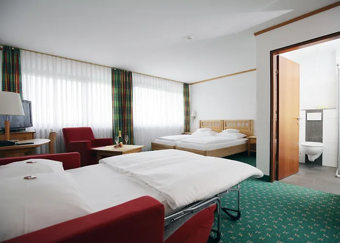 Ξενοδοχείο Badhotel Restaurant Stauferland 4*